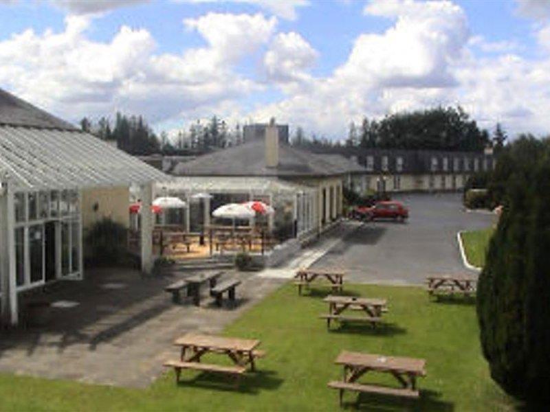 Connemara Gateway Hotel 乌克特拉德 外观 照片